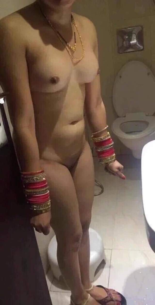 Desi Bhabhi Ki Honeymoon Me Chudai Ki Nude Photos - Sex Xxx Nude Pictures