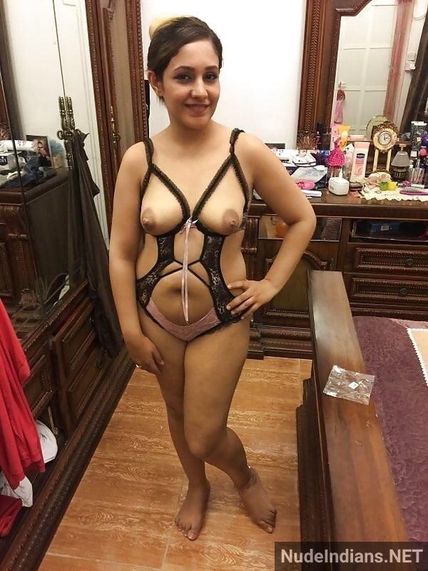 desi big boobs bhabhi pics 7 - Desi big boobs bhabhi pics showing naked figure! desi big boobs bhabhi pics - 7