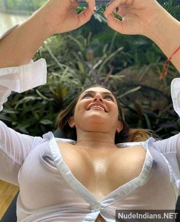 desi big boobs bhabhi pics 37 - Desi big boobs bhabhi pics showing naked figure! desi big boobs bhabhi pics - 37