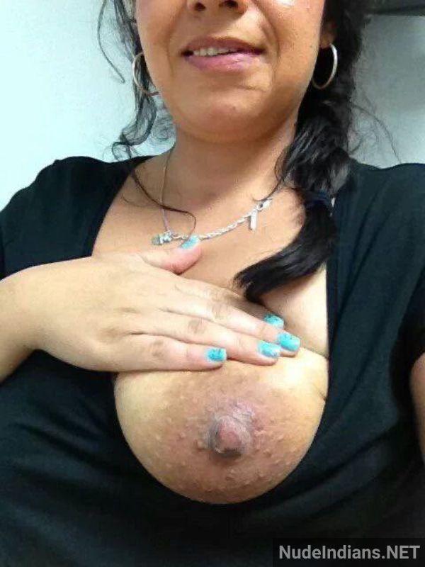 desi big boobs bhabhi pics 38 - Desi big boobs bhabhi pics showing naked figure! desi big boobs bhabhi pics - 38
