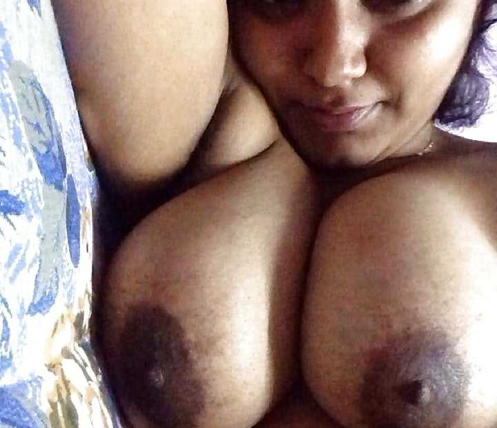 monica shows boobs in hot selfie