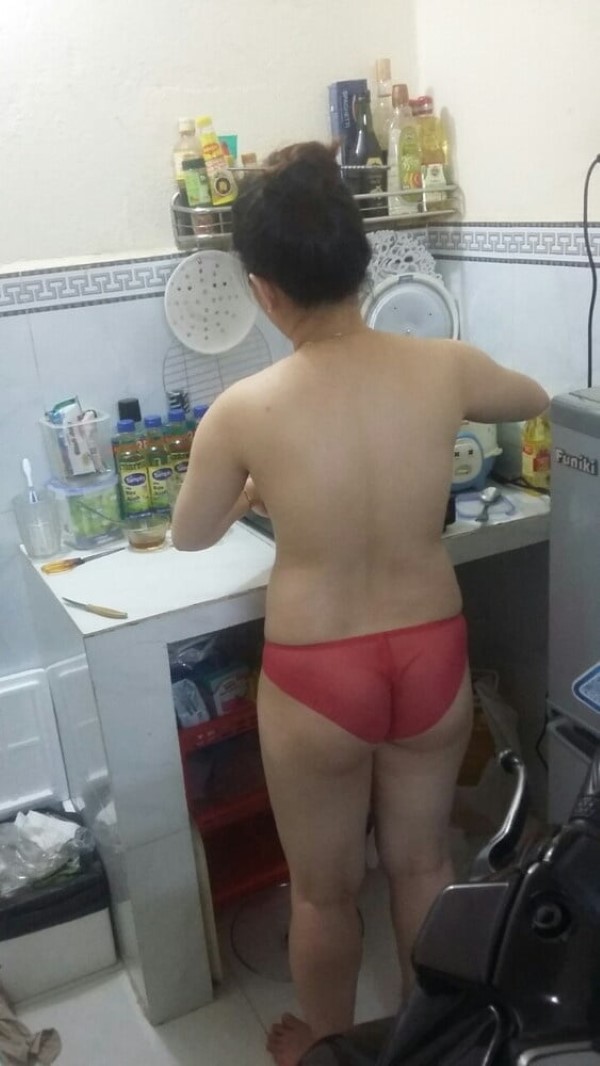 Ass show of slutty aunties and girls 18