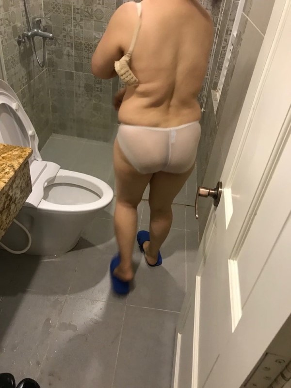 Ass show of slutty aunties and girls 24