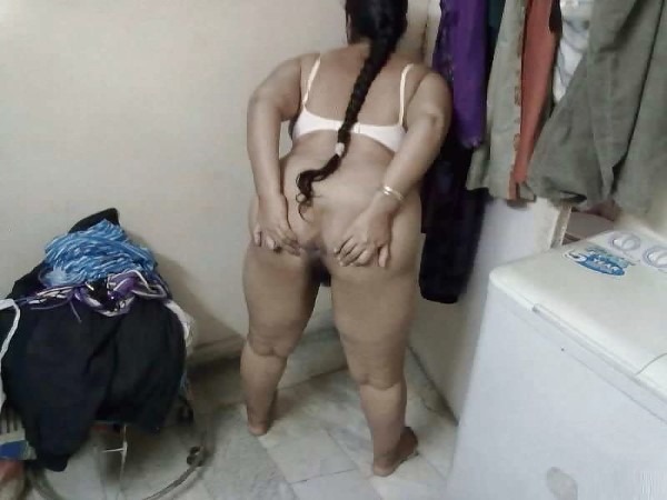 Ass show of slutty aunties and girls 34