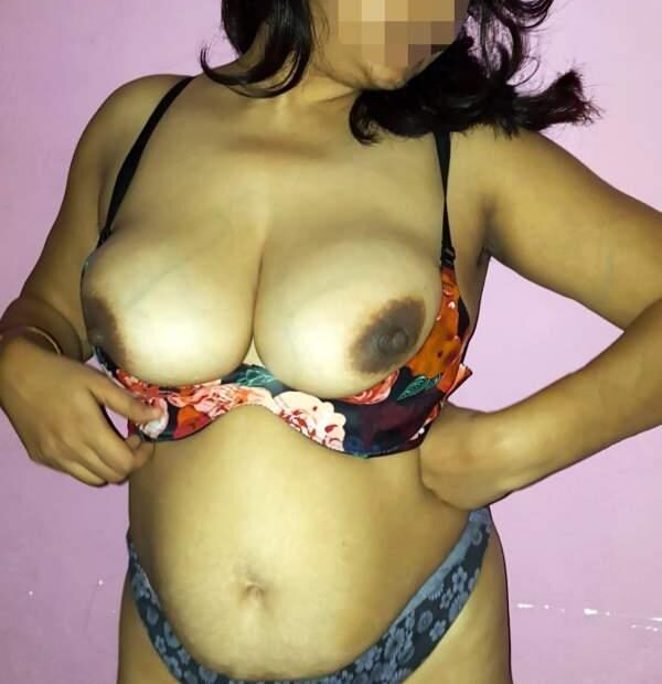 Nude Tamil Nadu bhabhi and wives big boobs selfies 15 tamil nadu wife nude boobs images 43
