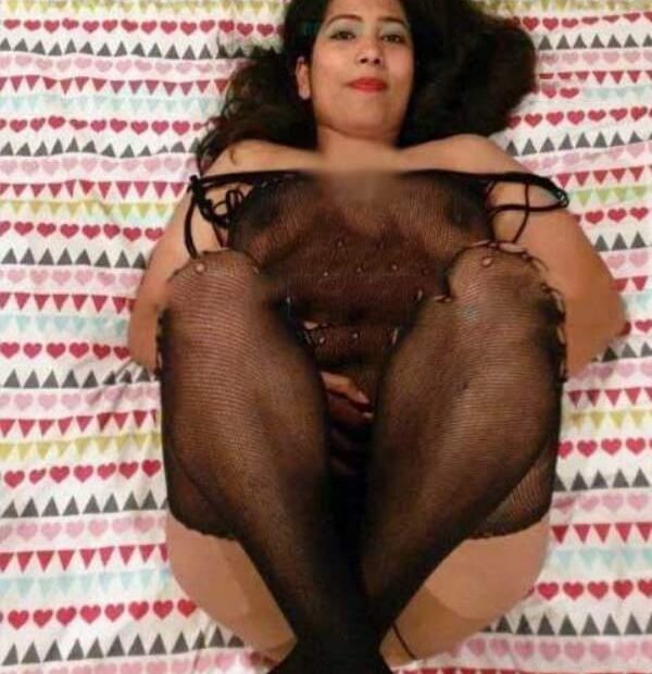 South Indian Beautiful Wife Few Nude Pics 5
