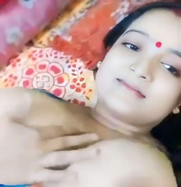 Bengali bong boudi huge tits show on sex chat 6 bengali big tits indian aunty nude picture 8