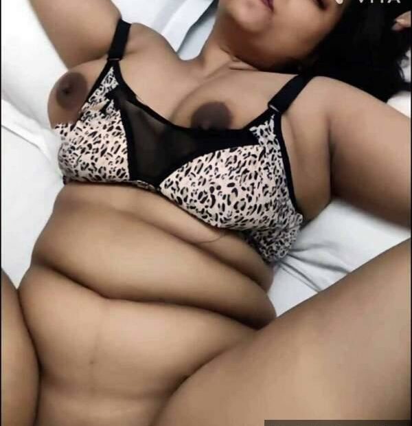 big tits deshi nude pics cam girl 16